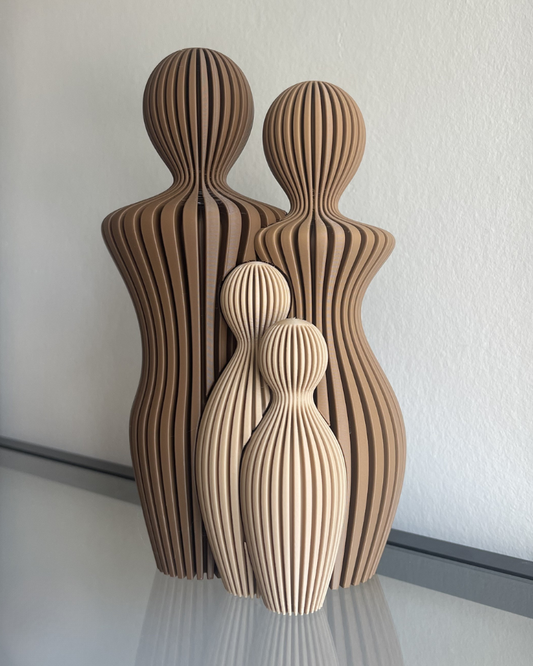 Familiebeeld – 1 tot 5 kinderen – Sterrenkindje optioneel – Donkerbruin/Lichtbruin/Latte