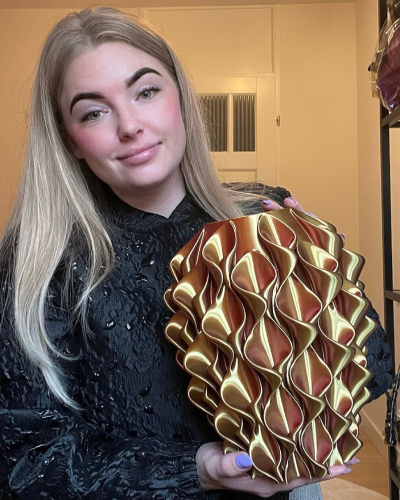 Vaas Lilly – Goud/Rood/Paars