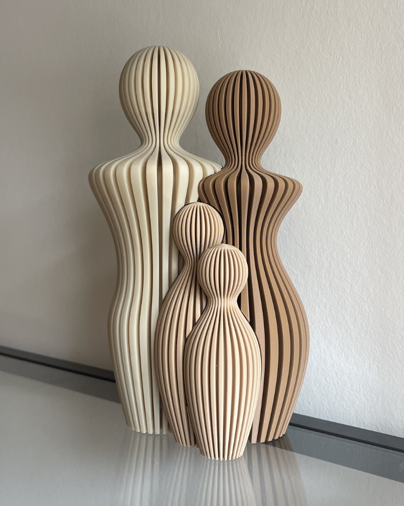 Familiebeeld – 1 tot 5 kinderen – Sterrenkindje optioneel – Botwit/Lichtbruin/Latte